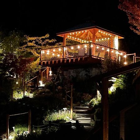 Les Chambres Roses West Kelowna Ngoại thất bức ảnh