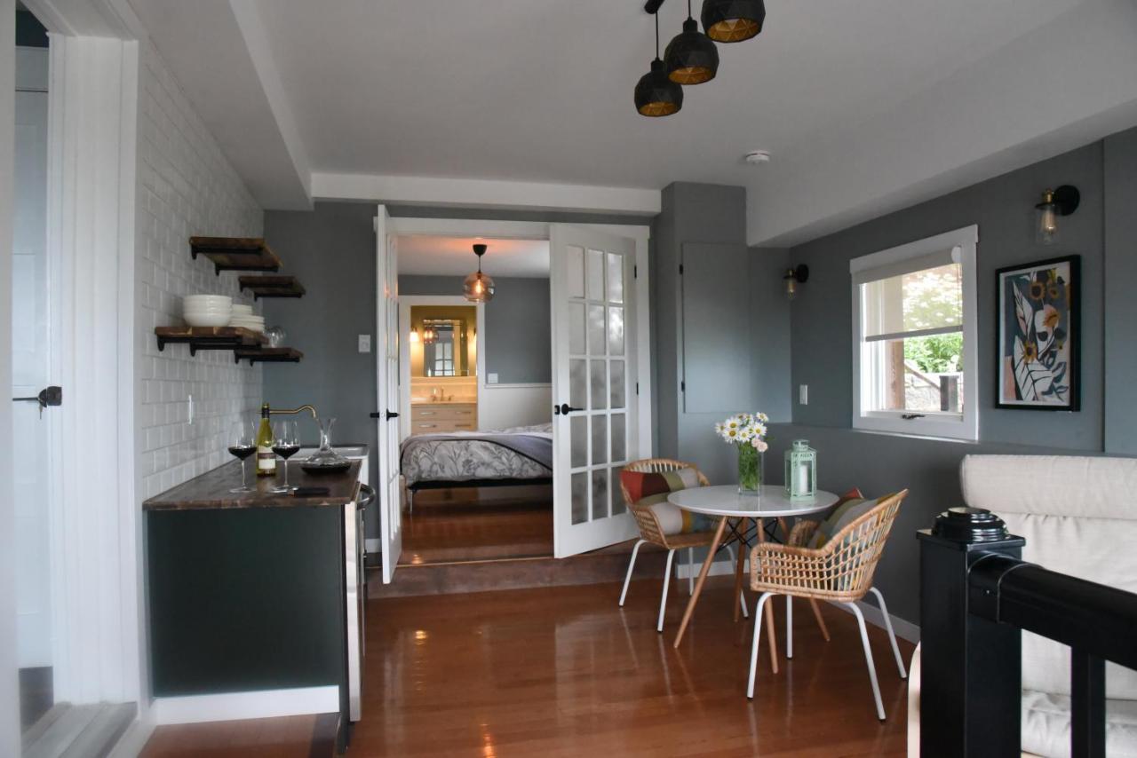 Les Chambres Roses West Kelowna Ngoại thất bức ảnh