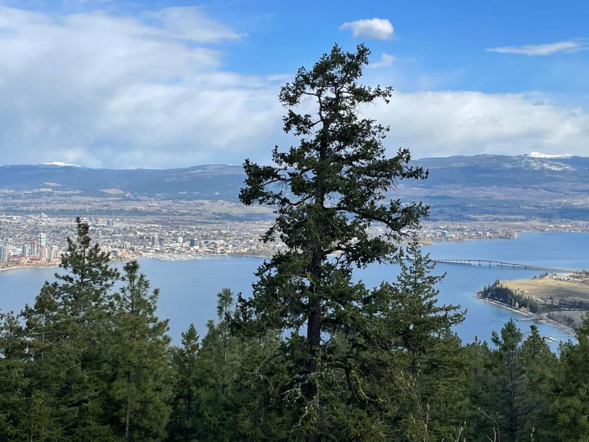 Les Chambres Roses West Kelowna Ngoại thất bức ảnh