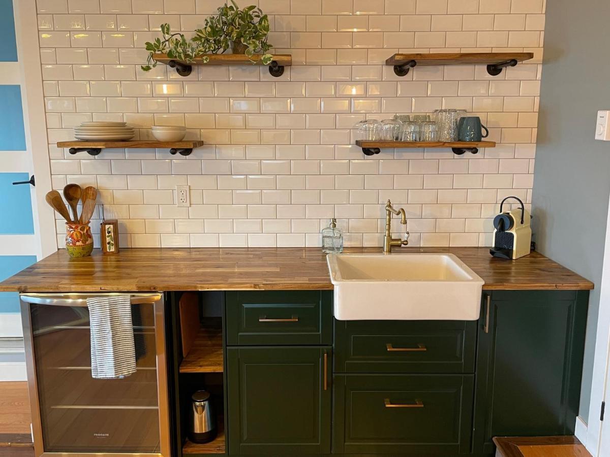Les Chambres Roses West Kelowna Ngoại thất bức ảnh