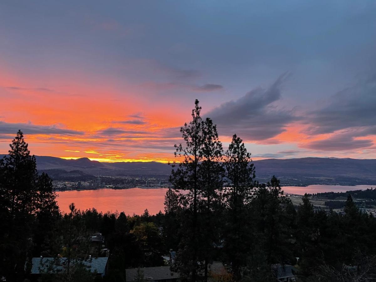 Les Chambres Roses West Kelowna Ngoại thất bức ảnh