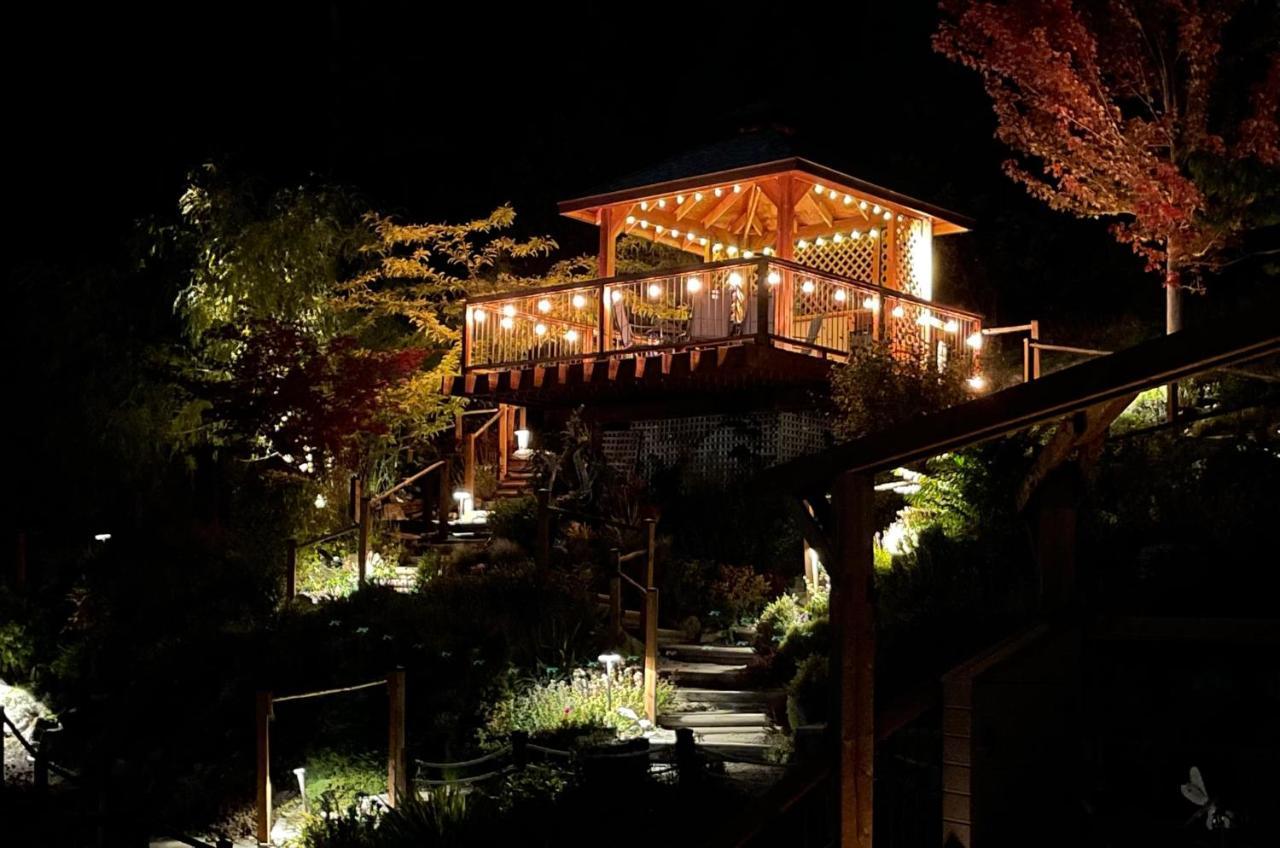 Les Chambres Roses West Kelowna Ngoại thất bức ảnh